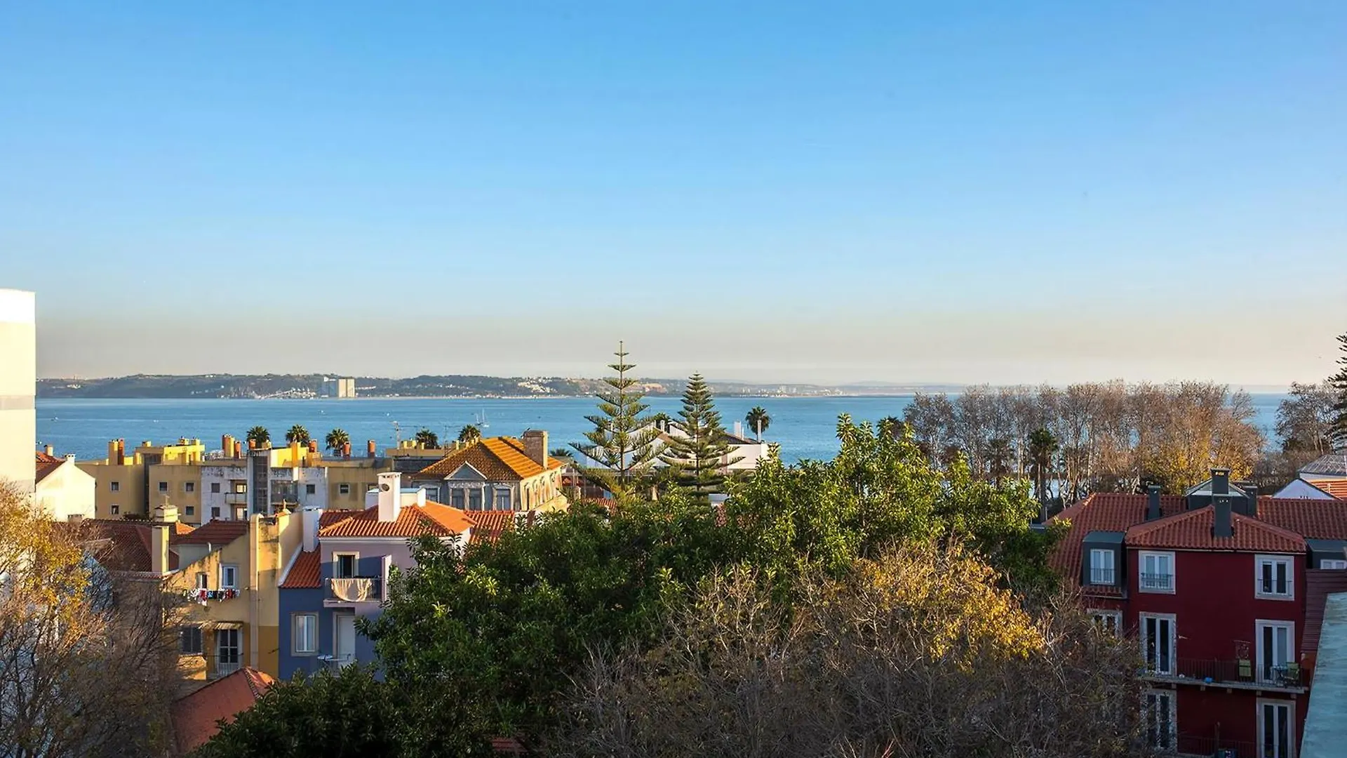 Studio Fuer 7 Personenund 1 Kind In Paco De Arcos, Regiao De Lisboa Costa Do Estoril 0*,